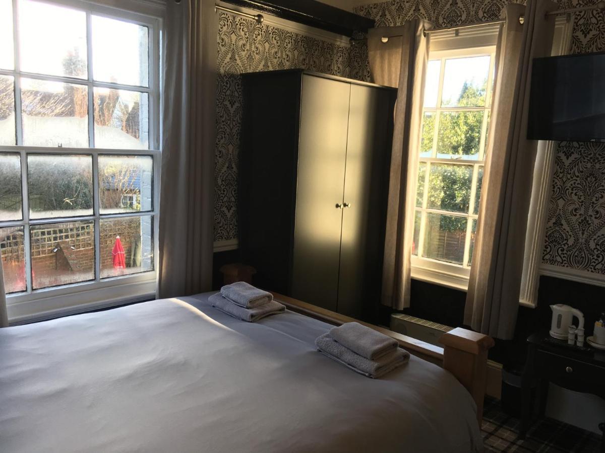 The White Hart Pub And Rooms แครนลีห์ ภายนอก รูปภาพ