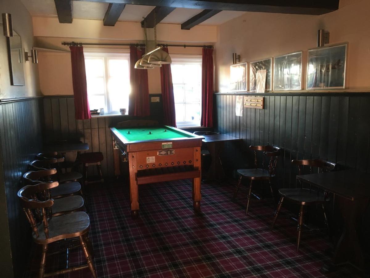 The White Hart Pub And Rooms แครนลีห์ ภายนอก รูปภาพ