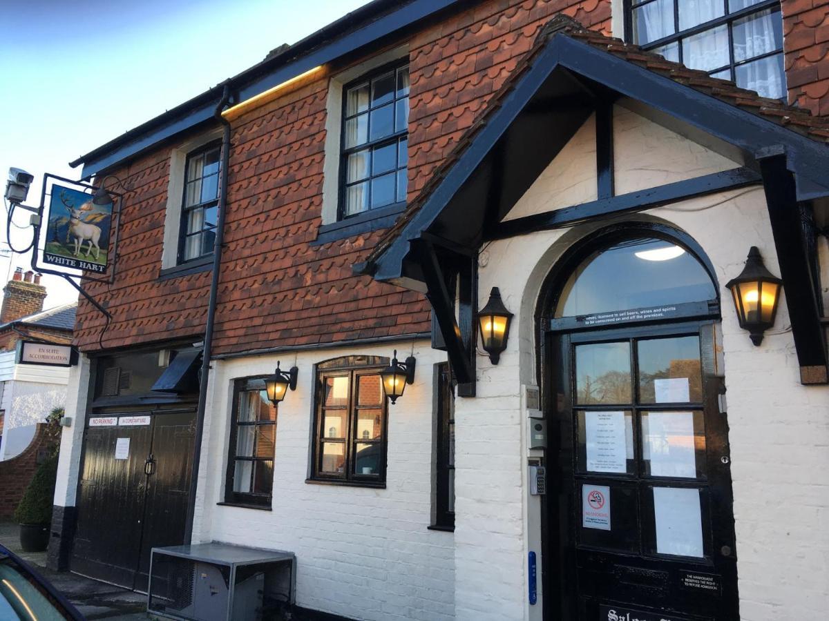The White Hart Pub And Rooms แครนลีห์ ภายนอก รูปภาพ